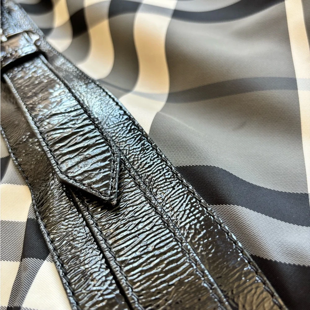 Black and gray Burberry check tote - Picture 6 of 8